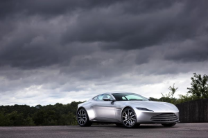 Aston-Martin-DB10-(3))